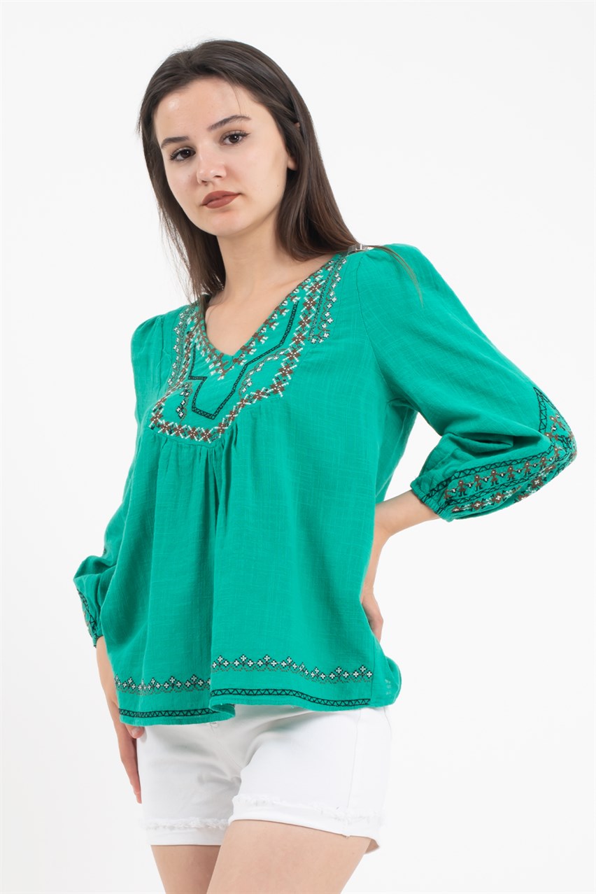 Kadın Yeşil Nakışlı V Yaka Keten Bluz